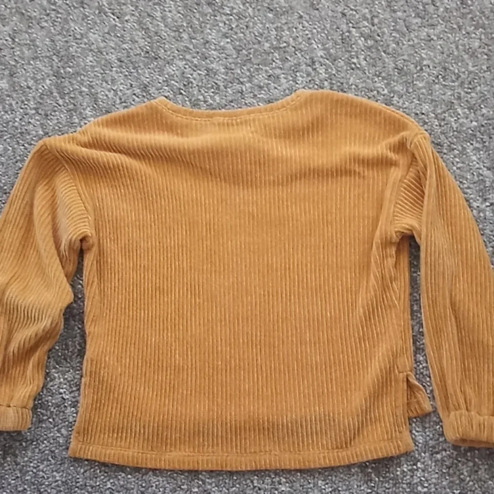 Old Navy Gold Sweater. M(8)